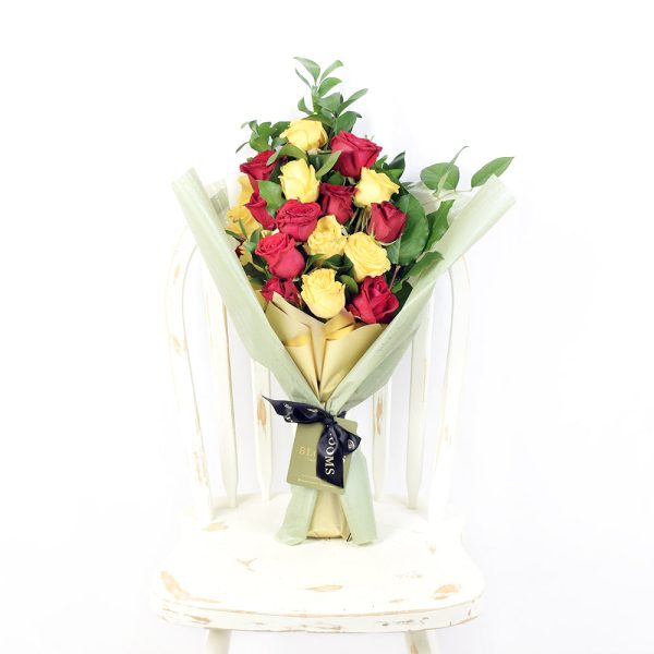 Raspberry Ripple Mixed Rose Bouquet